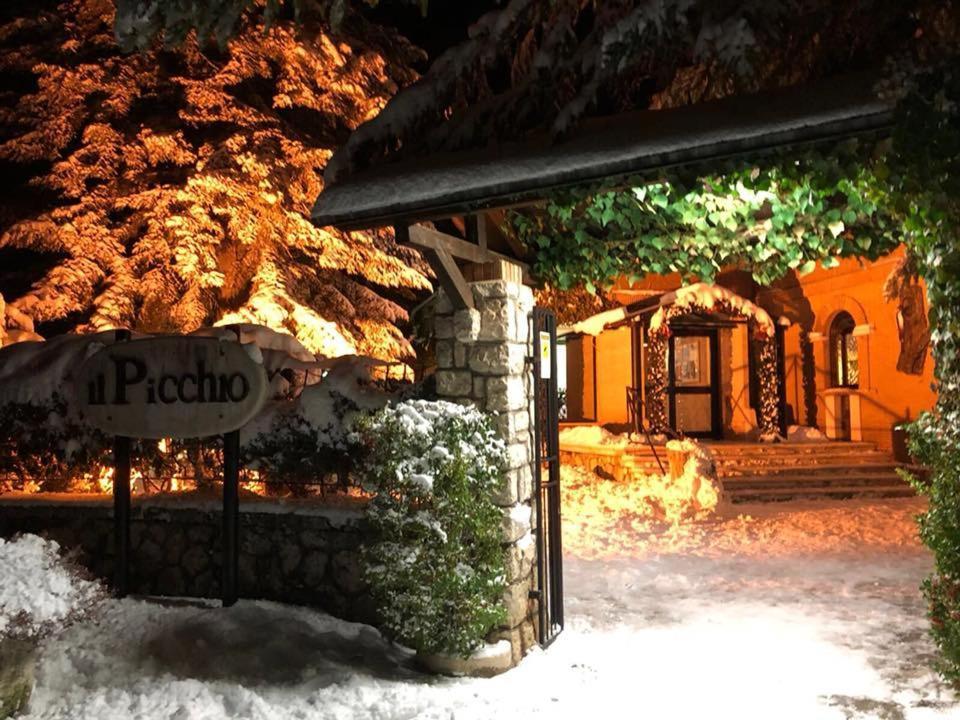 Lh Albergo Il Picchio Пескассероли Экстерьер фото