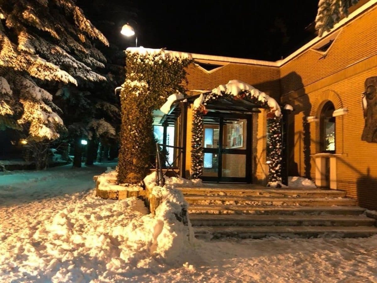 Lh Albergo Il Picchio Пескассероли Экстерьер фото